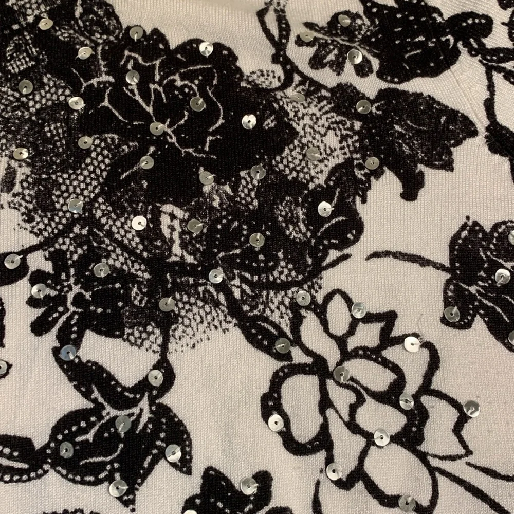Style & Co BBW Black & White Floral sequined Sweater Size 2X like NEW Beautiful